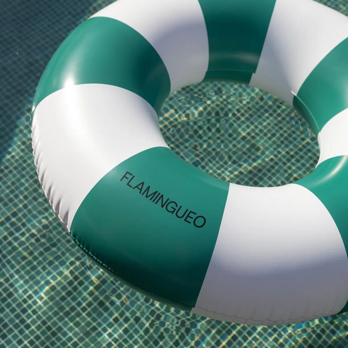 Flamingueo Gonfiabile Gigante - Per Spiaggia e Piscina - Forma Ciambella - Design Bicolore - PVC Resistente - Doppia Valvola