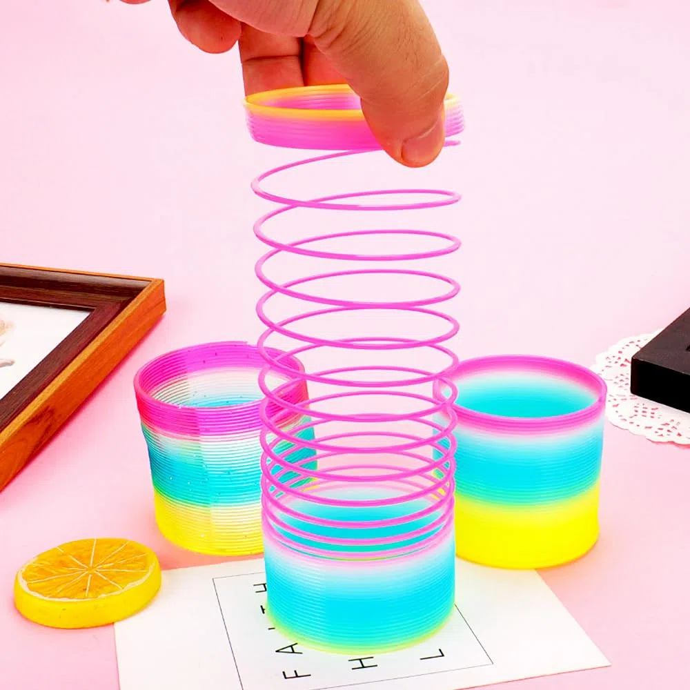 4 Pezzi Molla Giocattolo，Molle Per Bambini Molle Colorate Per Bambini - Vivaci Colori Dell'Arcobaleno Magico Rainbow Spiral For Children Rainbow Spiral Springs Mini Molla Arcobaleno 5,2*5,2*5cm