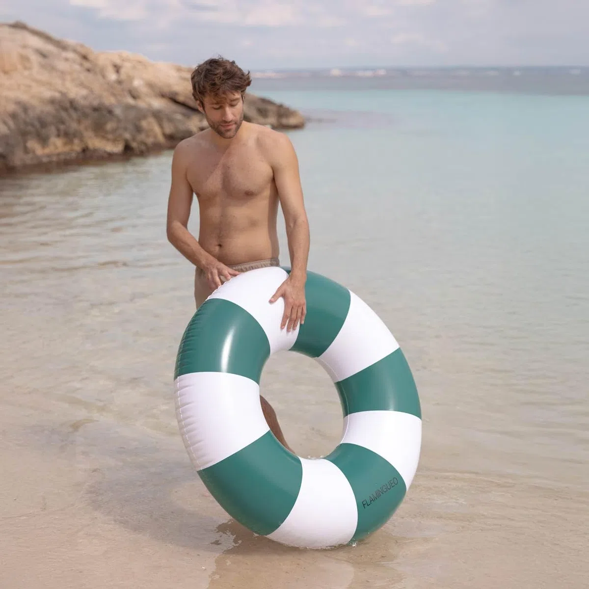Flamingueo Gonfiabile Gigante - Per Spiaggia e Piscina - Forma Ciambella - Design Bicolore - PVC Resistente - Doppia Valvola