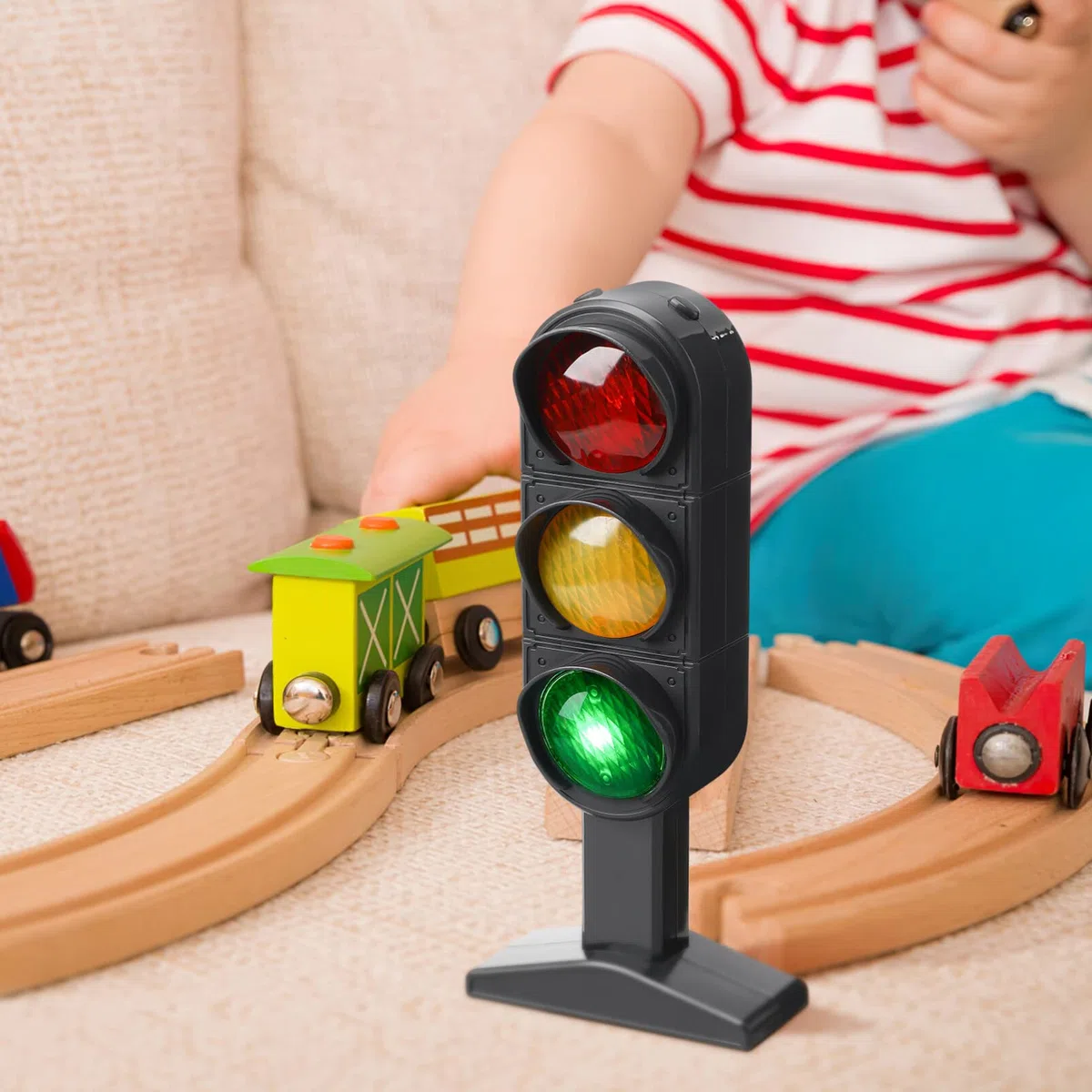 STOBOK 1Pcs Mini Semaforo Giocattolo Per Bambini Semaforo Lampada Semaforo Modello Semaforo Giocattolo Precoce Educazione Alla Sicurezza Pretend Play Playset Regali Di Compleanno Per