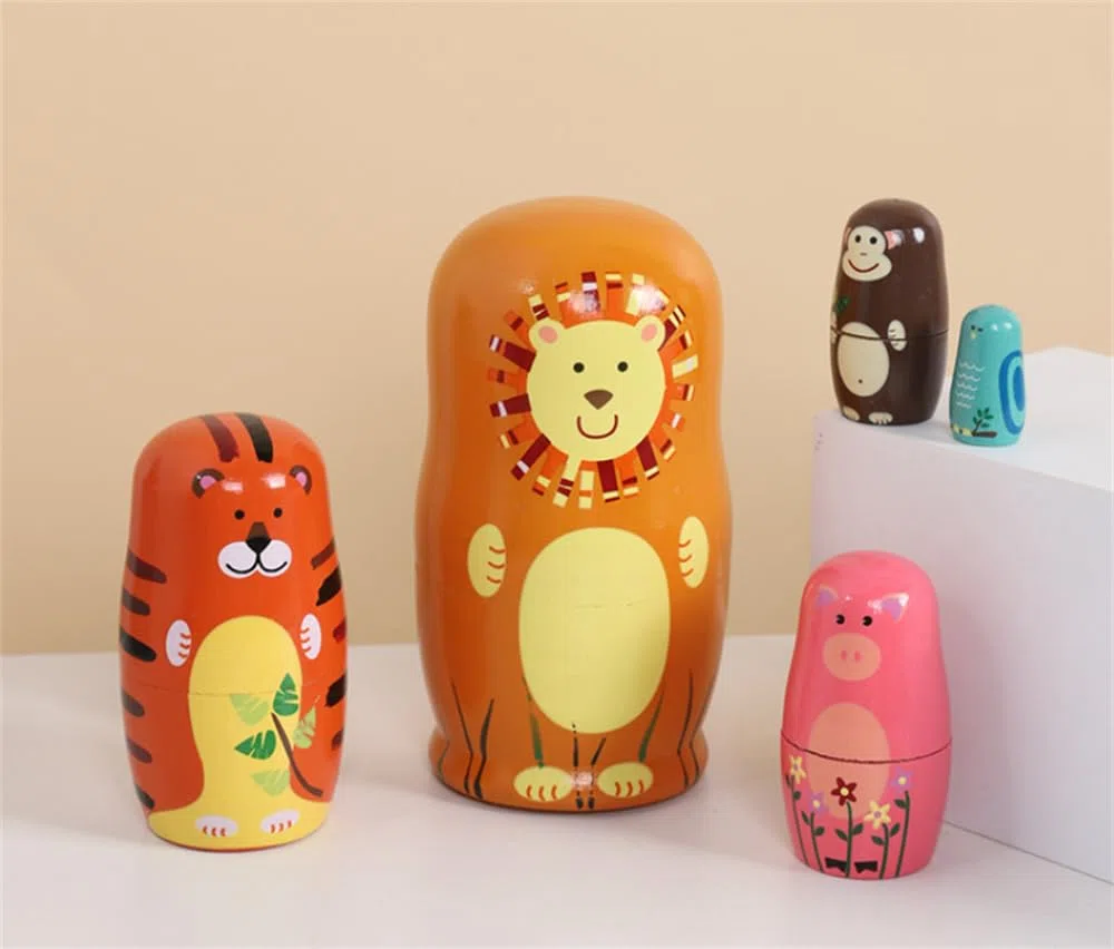 Oostifun 5pcs Cartoon Cute Handmade Russian Nesting Doll Playsets Animali in legno Nesting Dolls Stacking Dolls Collection Decoration(Animals)