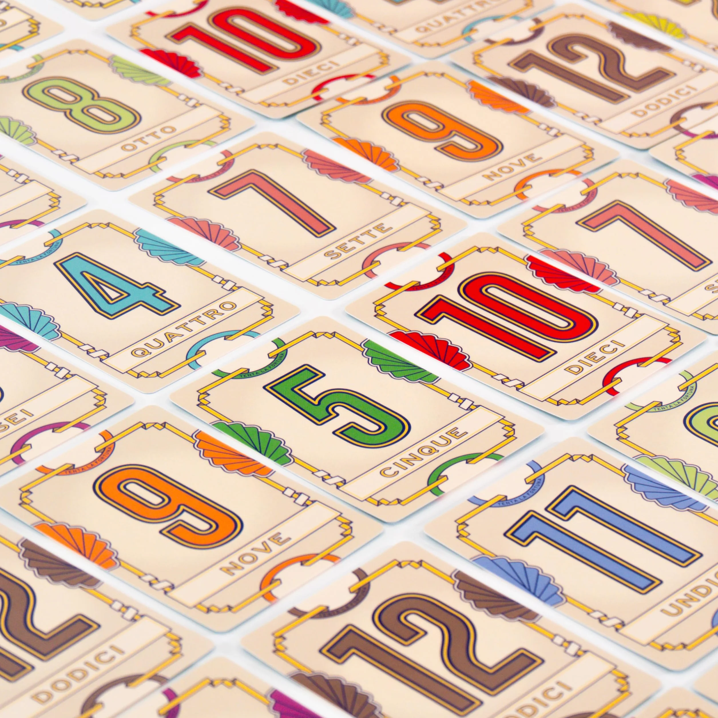 Flip 7 - Gioco di Carte in Italiano per Tutti - Party Game - Gioco Competitivo per 3+ Giocatori