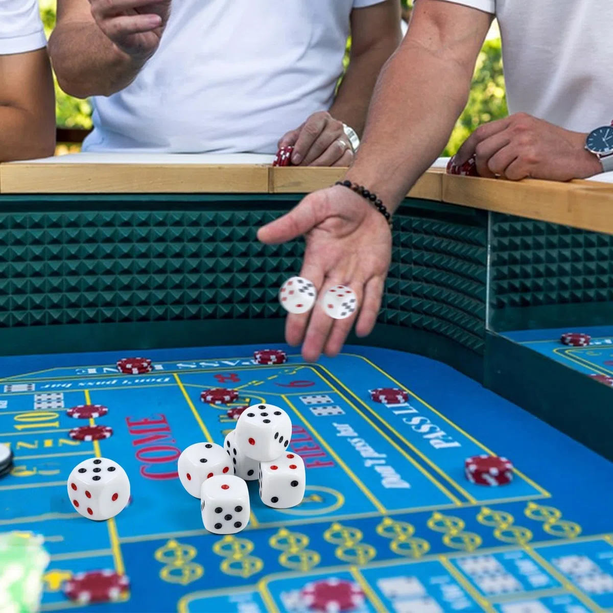 Set di 5 dadi grandi da gioco da 30 mm, set di dadi in acrilico da 6 lati con angoli arrotondati, dadi da gioco per giochi da tavolo, dadi standard D6 per poker, giochi per feste e giochi per