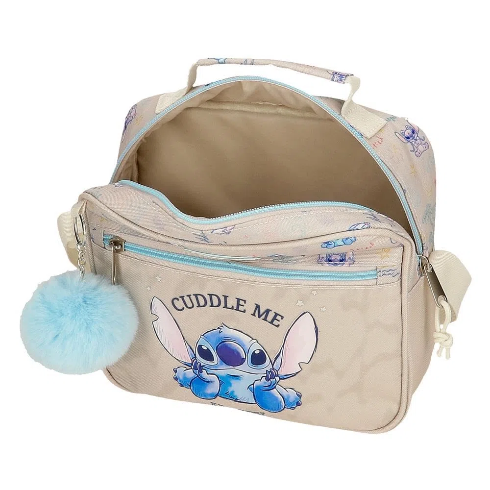 Borsa da toilette Joumma Disney Stitch Cuddle me happy, borsa a tracolla, realizzata in poliestere, spallacci larghi e regolabili che si adattano perfettamente alla schiena. Da Joumma Bags