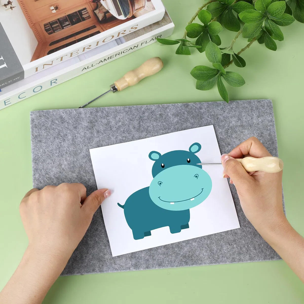 4 Pezzi Punteruolo E Tappetino per Bambini Kit, Kit Punteruolo e Feltro per Bambini, Set Tingling, 4 X Kit per Infeltrimento ad Ago 20x30x0,9cm con 4 X Aghi da Agopuntura per Regalo di Pasqua, Natale
