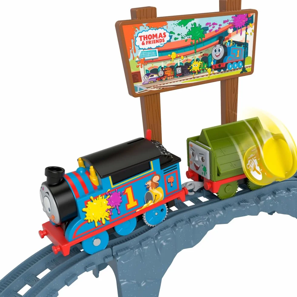 Il Trenino Thomas - Pista Avventure a Colori, playset lungo 1,5 metri con 2 taniche vernice, locomotiva Thomas a pile e Vagone Combina Guai, giocattolo per bambini, 3+ anni, HTN34