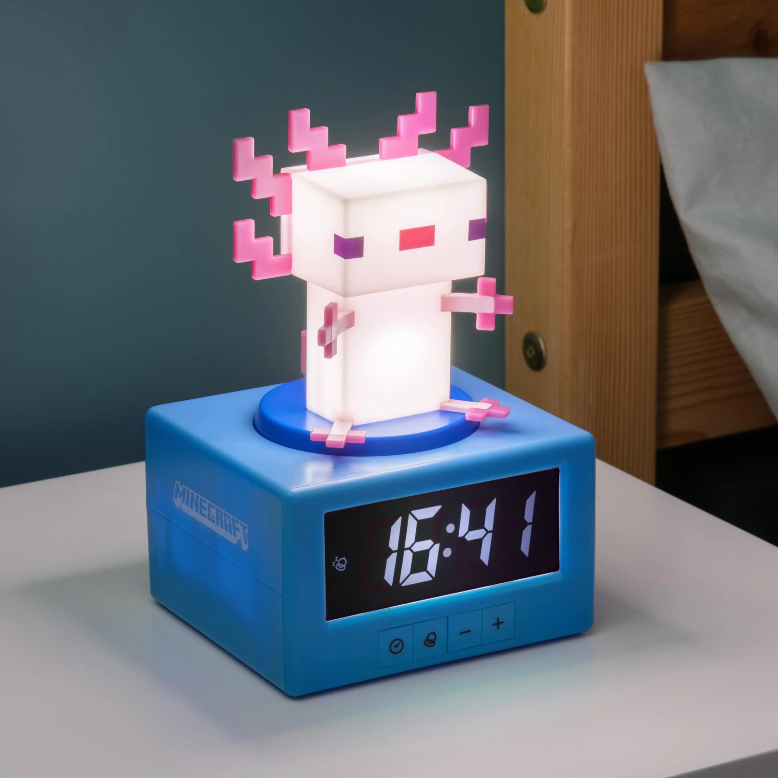 Paladone Minecraft Axolotl Sveglia Digitale con Funzione Luce Notturna, Regalo per Giochi e Decorazioni per Camera da Letto con Licenza Ufficiale per Bambini e Ragazzi