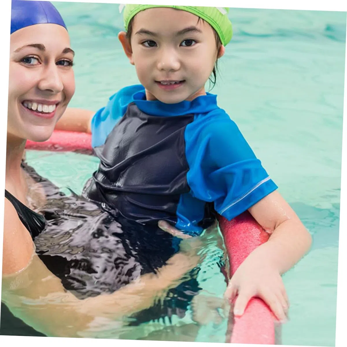 2 Pool Noodles in Schiuma Epe Colorati Galleggianti Leggeri e Flessibili per Adulti e Accessori Piscina per Fitness e Giochi Acquatici
