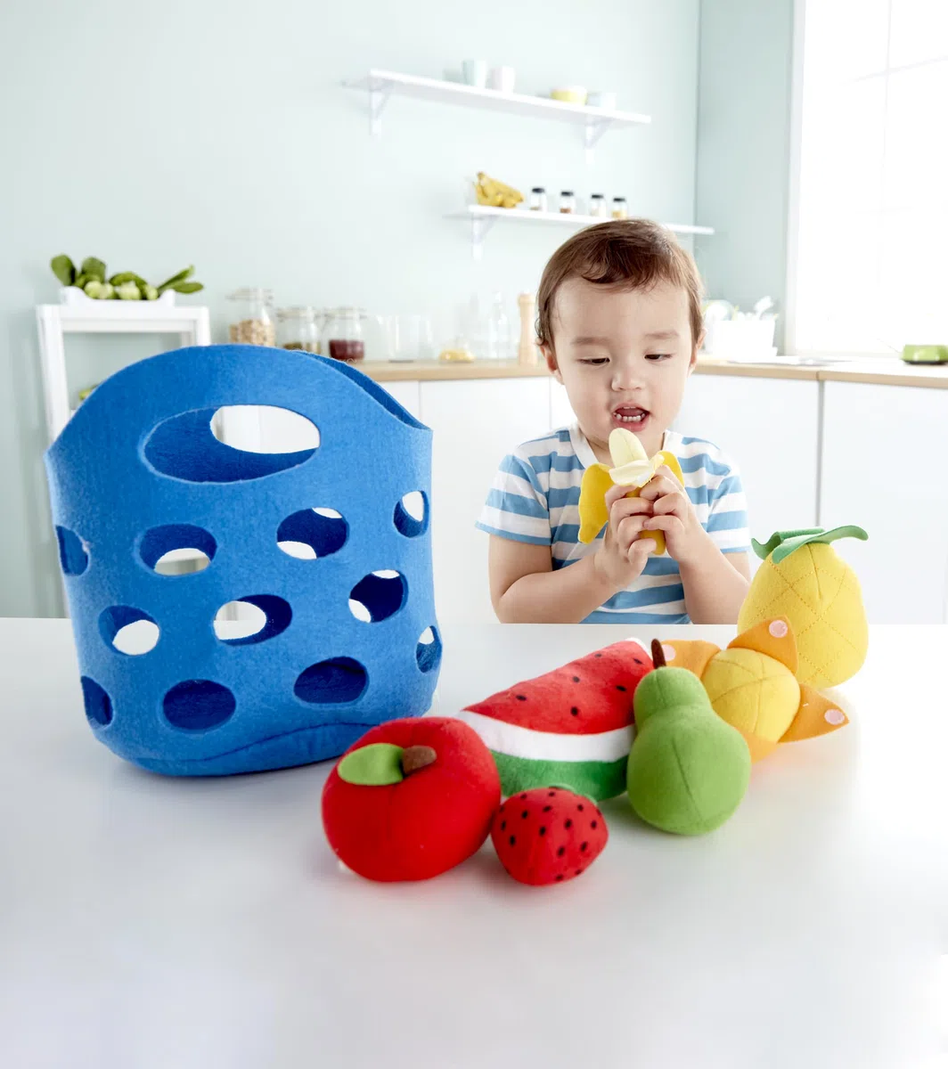 Hape Cesto di frutta per bambini | Alimenti giocattolo in legno resistente per bambini