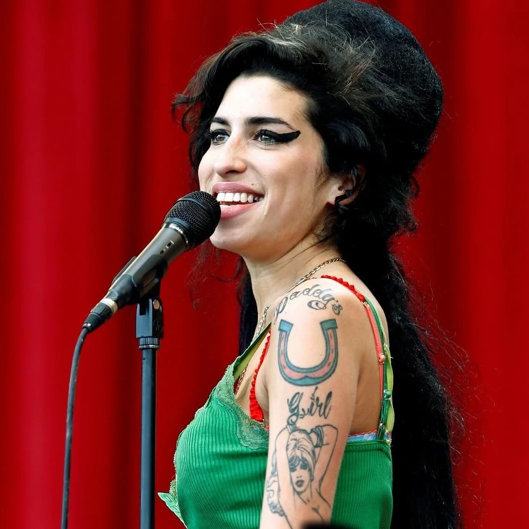 Set di tatuaggi temporanei Amy Winehouse - Per costumi - Carnevale - Halloween - Cosplay (Foglio intero)