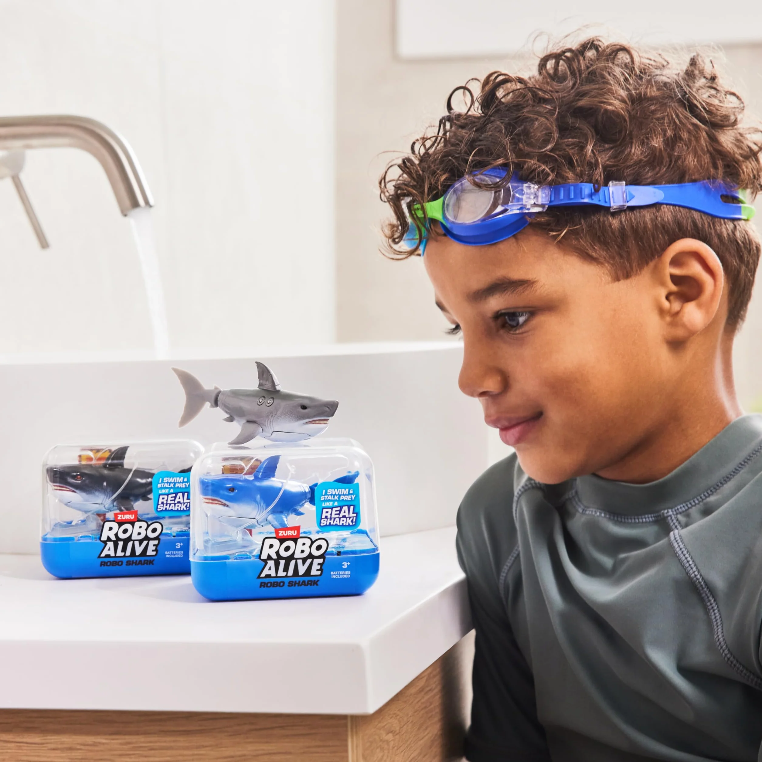 ZURU Robo Alive Water Activated Shark Confezione da 2 (Blue) Giocattolo Robotico da Bagno
