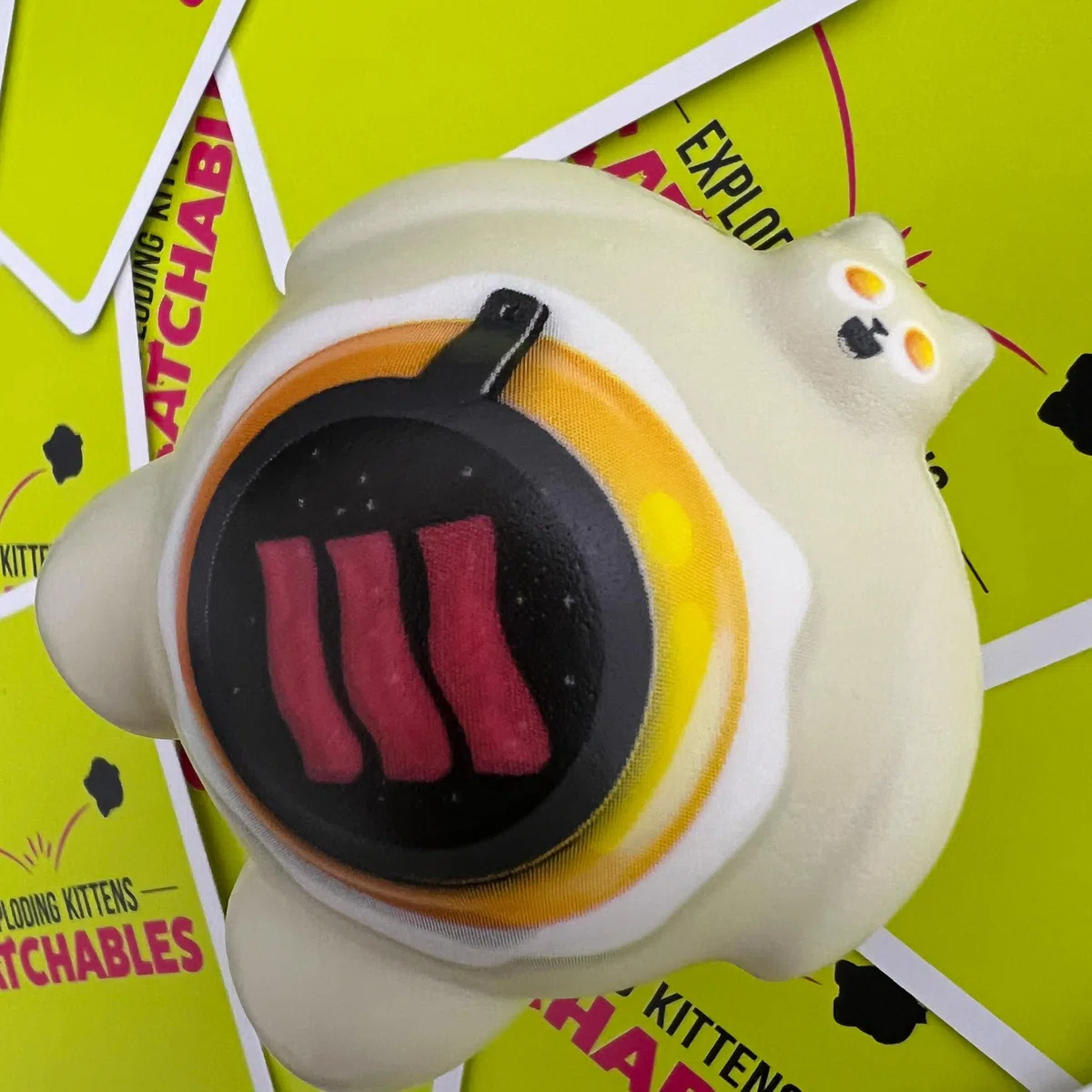 Asmodee - Catchables, Un gioco di carte dai creatori di Exploding Kittens, 8+ Anni, 2+ Giocatori, Edizione in Italiano