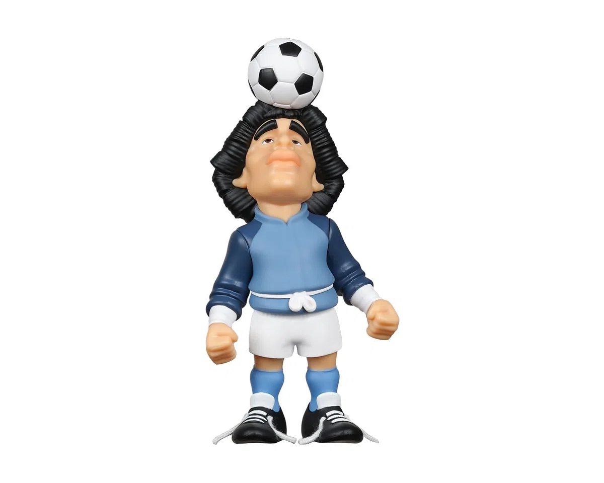 BANDAI - Minix Figura da collezione 12 cm - Maradona Riscaldamento "Life is Life" - Collezionabili per esposizione - Idea Regalo - Giocattoli per Bambini E Adulti - Fan di Calcio (MN20768)