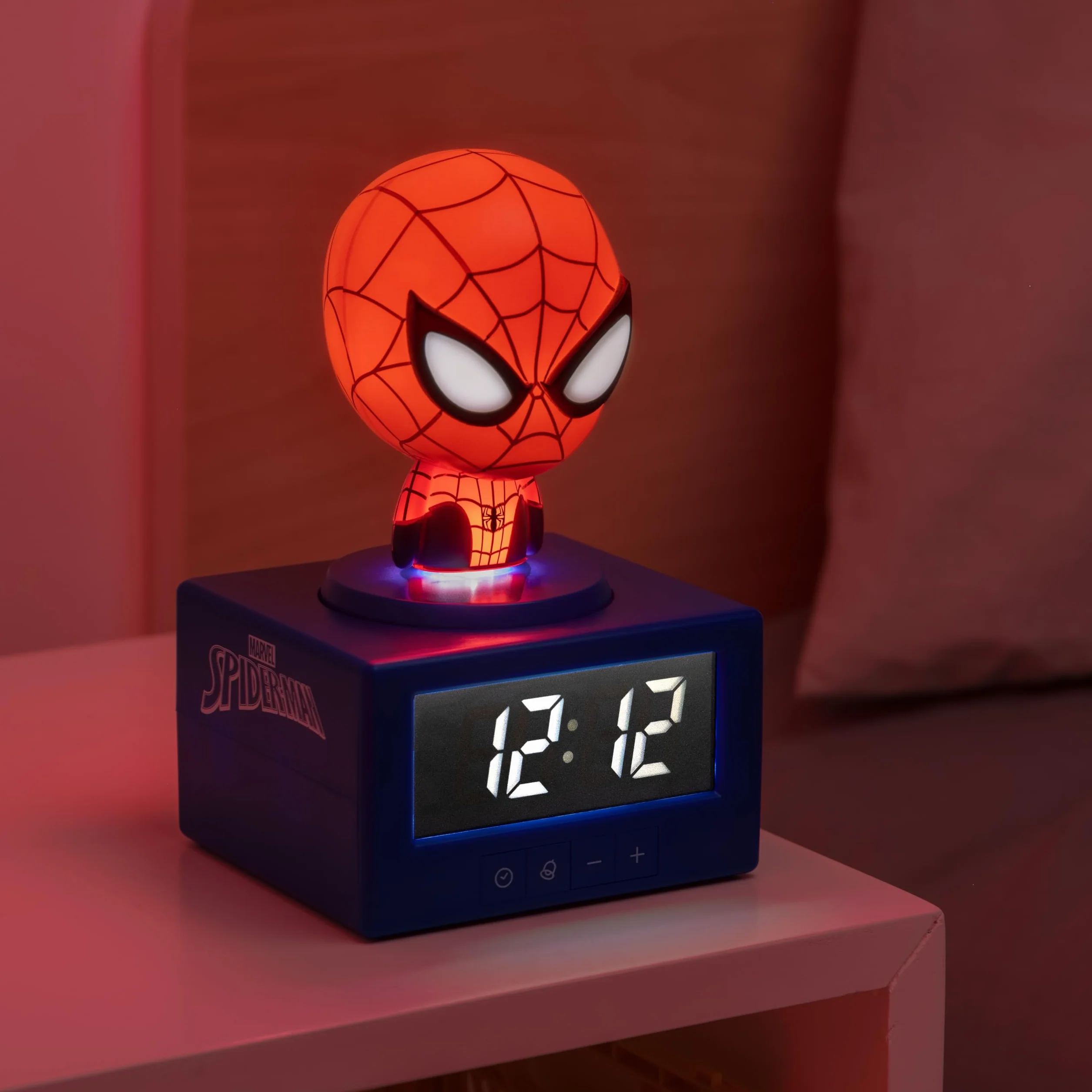Paladone, Sveglia digitale di Spider-Man della Marvel, con luce notturna e musica, con licenza ufficiale MCU, decorazione per camera da letto a tema supereroe, per bambini e ragazzi, a batteria