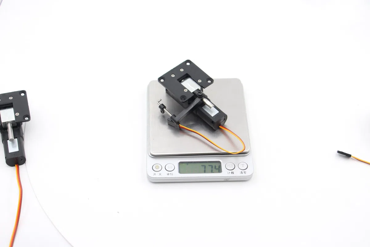 SPARKHOBBY 5KG 55g Carrello di Atterraggio Retrattile Elettrico con Blocco di Metallo Sterzo per RC 3-5kg FPV Ala Fissa Drone Aereo (1PCS con Lo sterzo)