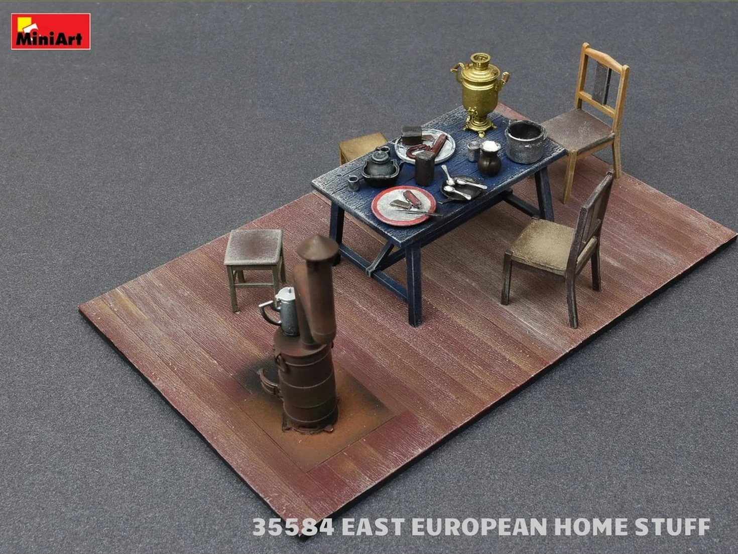 Miniart MIN35584 Kit modello Home Stuff Est Europeo, Vario, Mittel