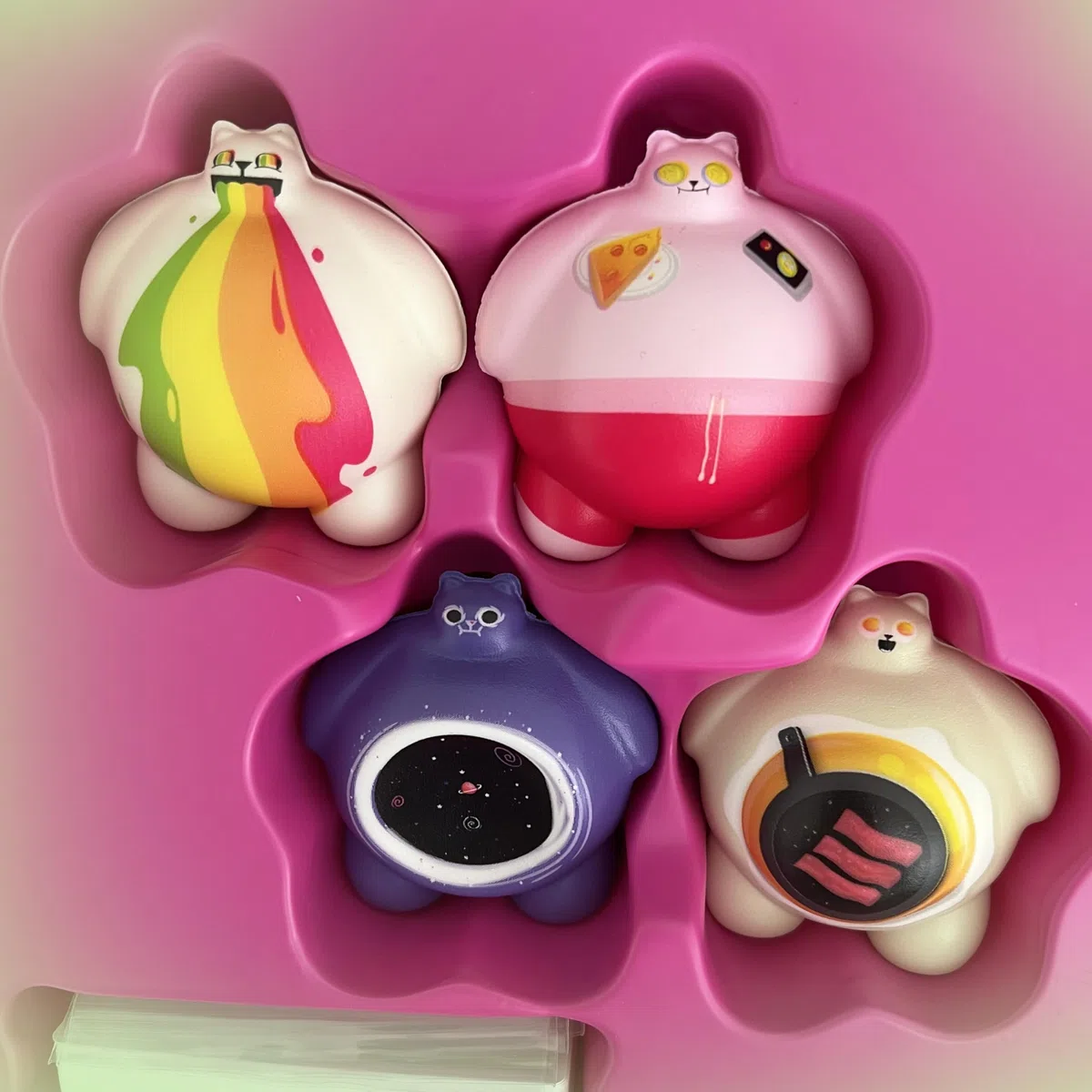 Asmodee - Catchables, Un gioco di carte dai creatori di Exploding Kittens, 8+ Anni, 2+ Giocatori, Edizione in Italiano