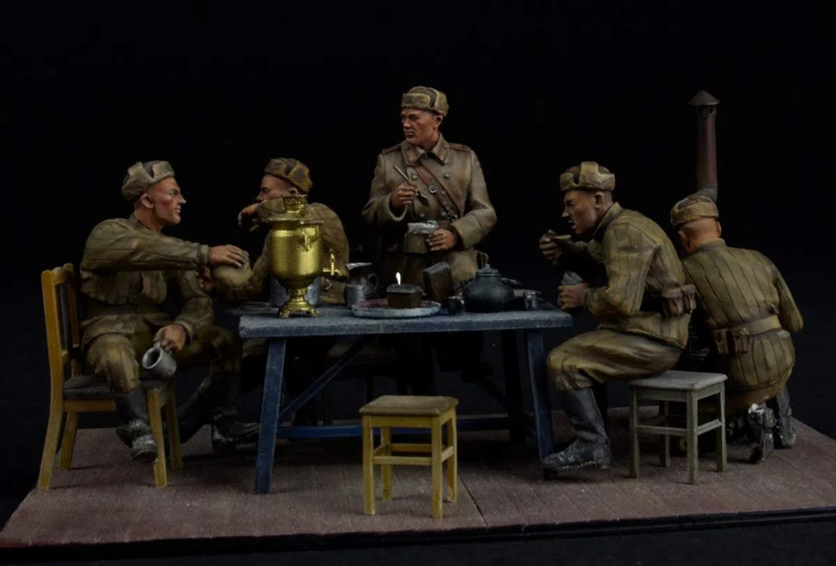 MiniArt MA35325 Modellino Veicolo da Guerra In Plastica da Montare, Dinner On The Front, Scala 1:35