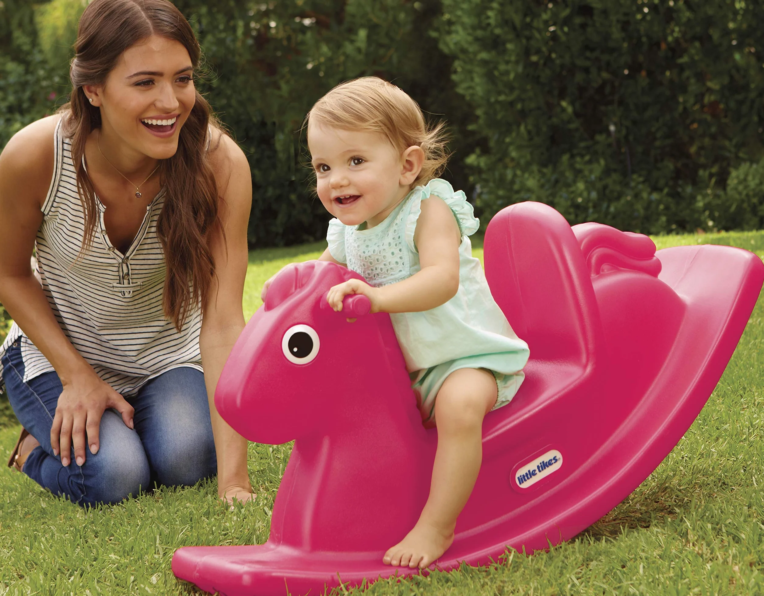 Little Tikes Cavallino a dondolo - Gioco attivo con maniglie facili da impugnare e sedile stabile per una maggiore sicurezza - Resistente - Interno ed esterno - Magenta - Età: 18+ mesi