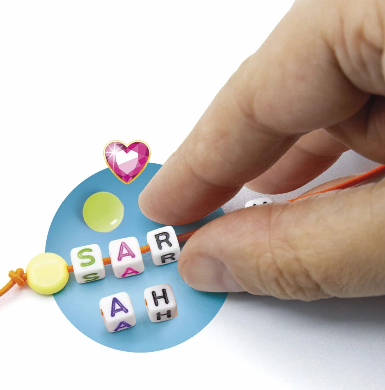 Clementoni Crazy Chic - Message Creations, Giochi Creativi Bambini 7+ Anni, Kit Creativo per Realizzare Braccialetti e Collane Personalizzati con Lettere, Perline e Gemme, Made in Italy, 18729