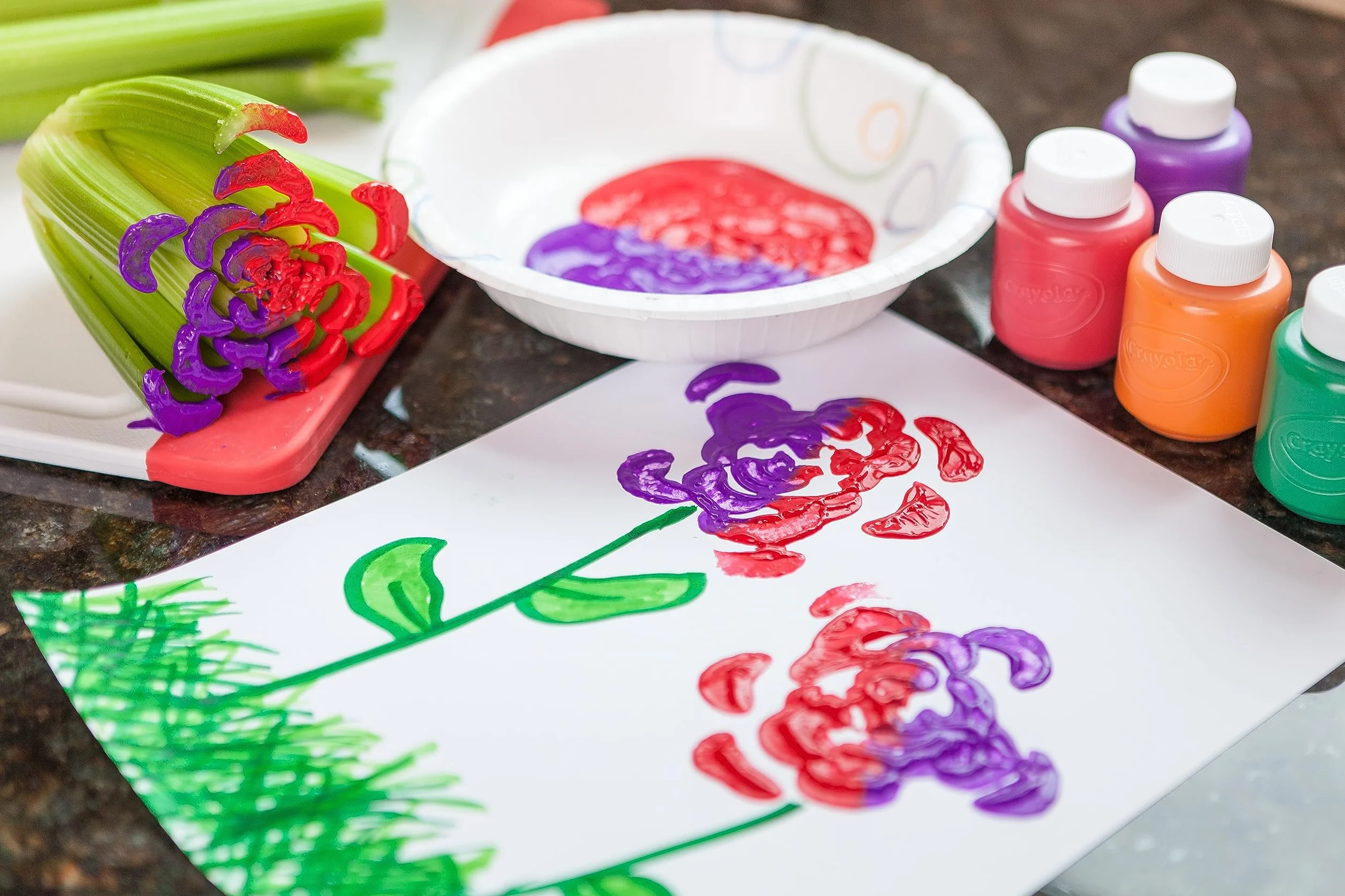 CRAYOLA Lavabilissimi - 10 Tempere Lavabili per Bambini, Confezione da 10 Barattolini da 59 ml, Età Consigliata: da 3 Anni, per lavoretti e decorazioni, per dipingere in sicurezza