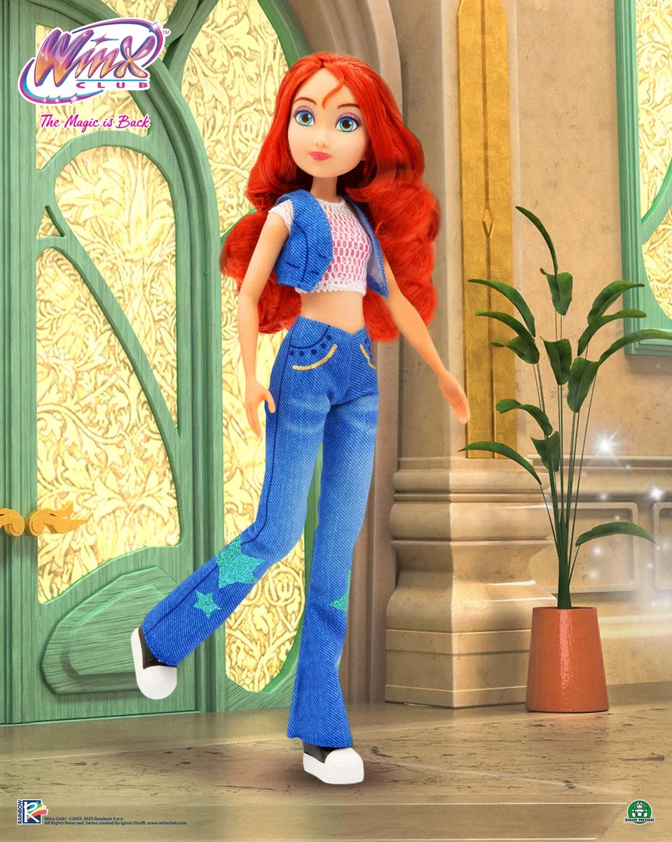 Winx – Bloom Iconic, Bambola 27 cm Snodata con Top e Jeans a Zampa della Serie TV, Giocattolo per Bambina e Bambini dai 4 Anni