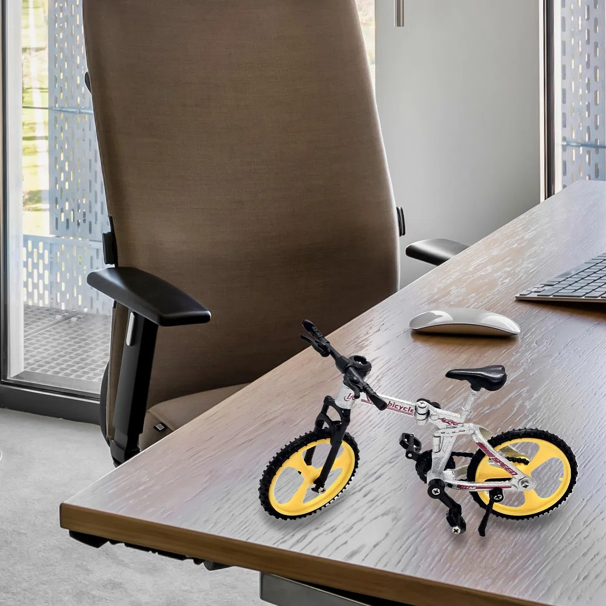 Modello di bicicletta a 2 pezzi, mini bicicletta, modello di simulazione creativa, ornamenti decorativi da tavolo, giocattolo modello di bicicletta per bambini