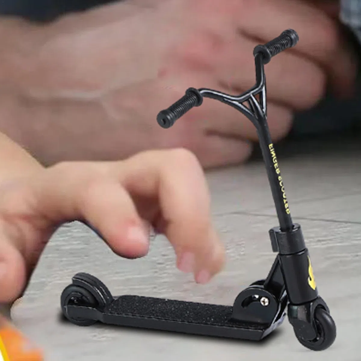 Scooter da dito giocattolo, dito da monopattino piccolo, Skateboard Finger Sport, Piccolo monopattino acrobatico, skateboard pieghevoli e divertenti Finger Sport per l'allenamento con le dita