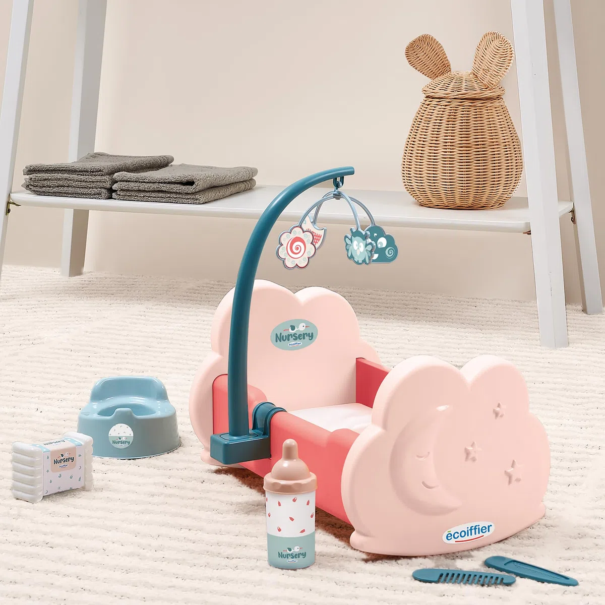 Ecoiffier, Lettino per Bambole in plastica, + 18 Mesi, Tanti Accessori Inclusi, 7900001835