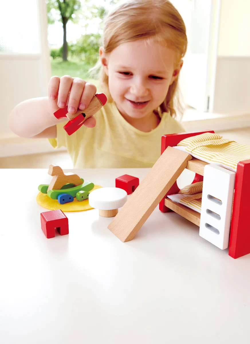 Hape Cameretta dei bambini per la casa delle bambole | Mobili e accessori in legno di qualità | Per gioco di ruolo dai 3 anni