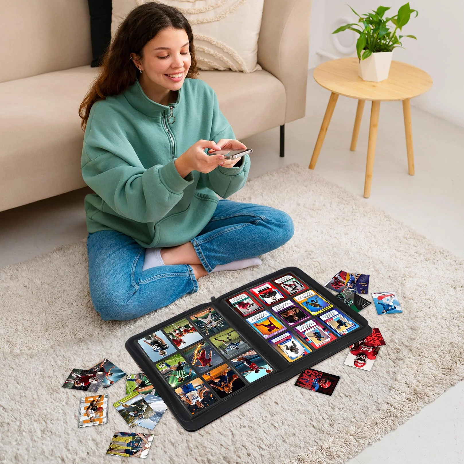 WITHYU Album da Collezione per Carte con 9 Tasche, Capienza 540 Carte - Portacarte Impermeabile con Caricamento Laterale e Cerniera per TCG, Calcio & Collezione, Portatile (Nero)