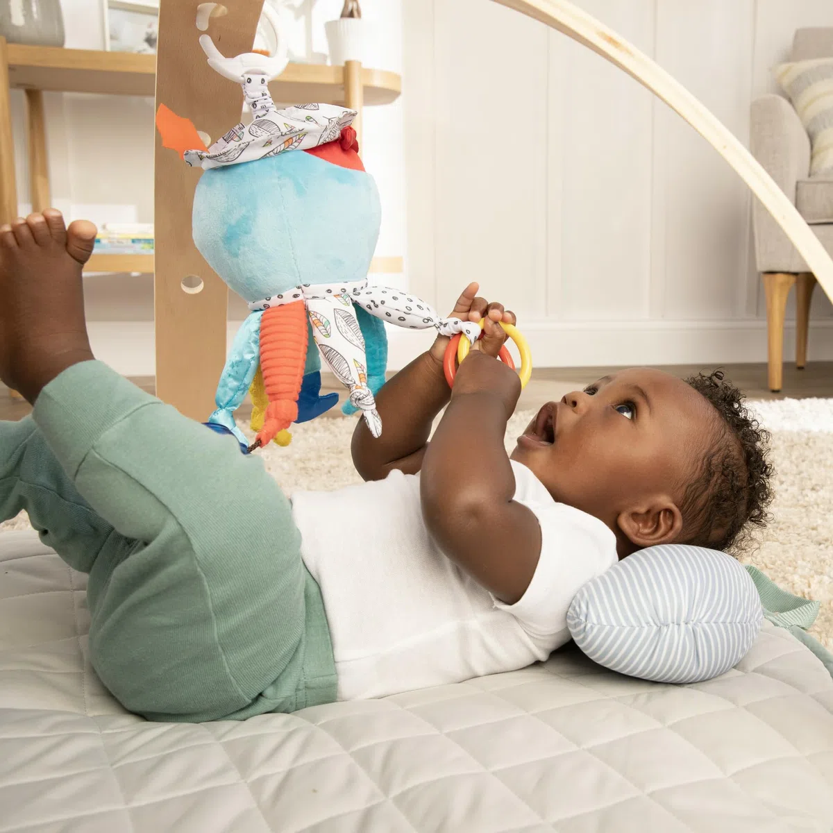 Lamaze Captain Calamari, Clip on Pram and Pushchair Newborn Baby Sensory Toy for Babies Boys and Girls from 0 to 6 Months