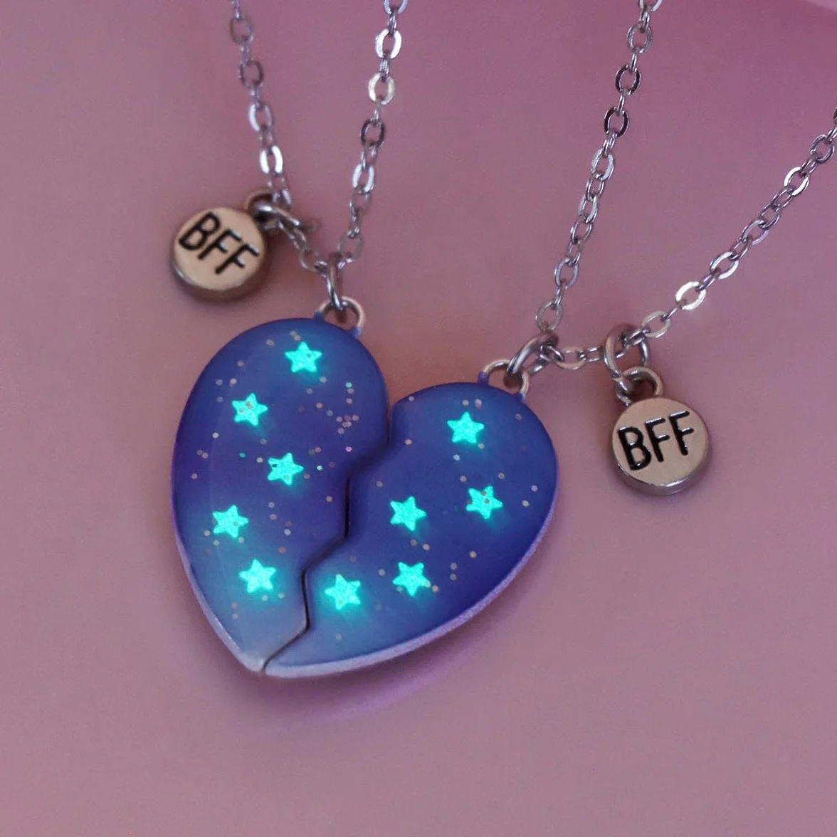 2PCS Collane Notte Stellata Magnetiche Uniche BFF, Collane a Catena con Ciondolo Cuore Best Friends con Luminoso, Collana Incandescente, Amicizia Gioielli Regali per Donne Ragazze Amici Sorelle Madre