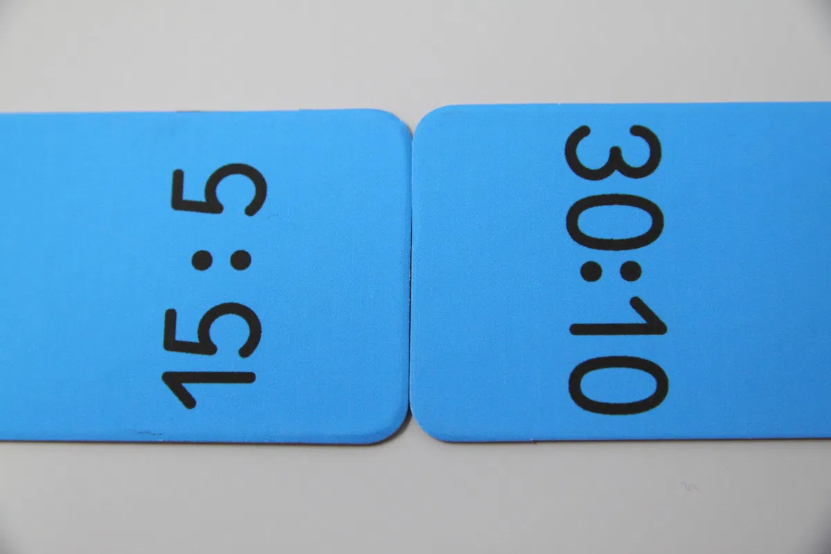 Domino Divisione nell'intervallo di 100 numeri