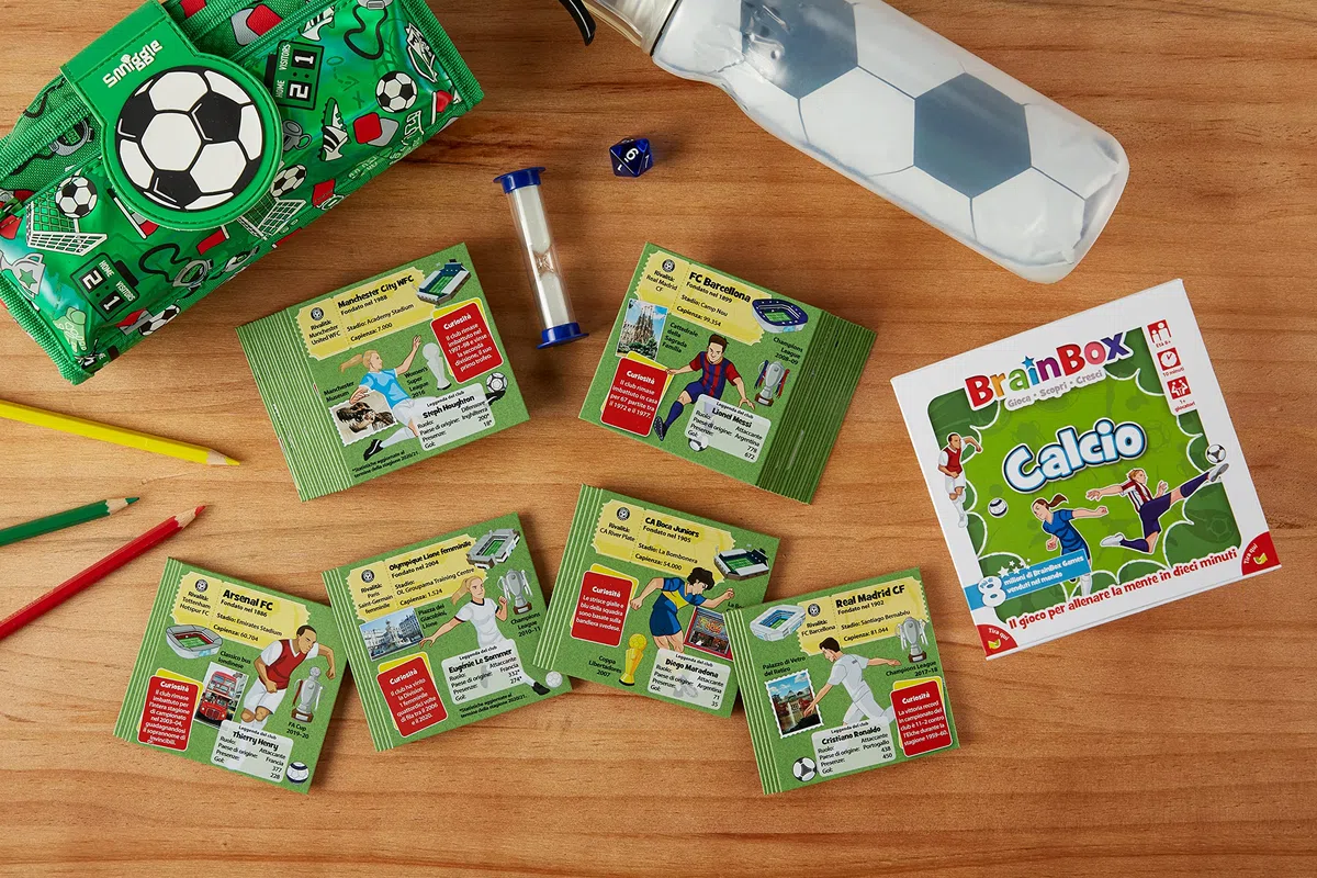 Asmodee - BrainBox: Calcio, Gioco per Imparare e Allenare la Mente, 1+ Giocatori, 8+ Anni, Ed. in Italiano, G1-13909