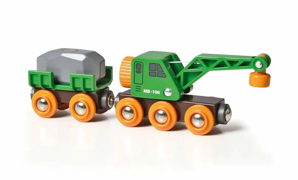 BRIO World - Autocarro con gru verde con rimorchio e carico