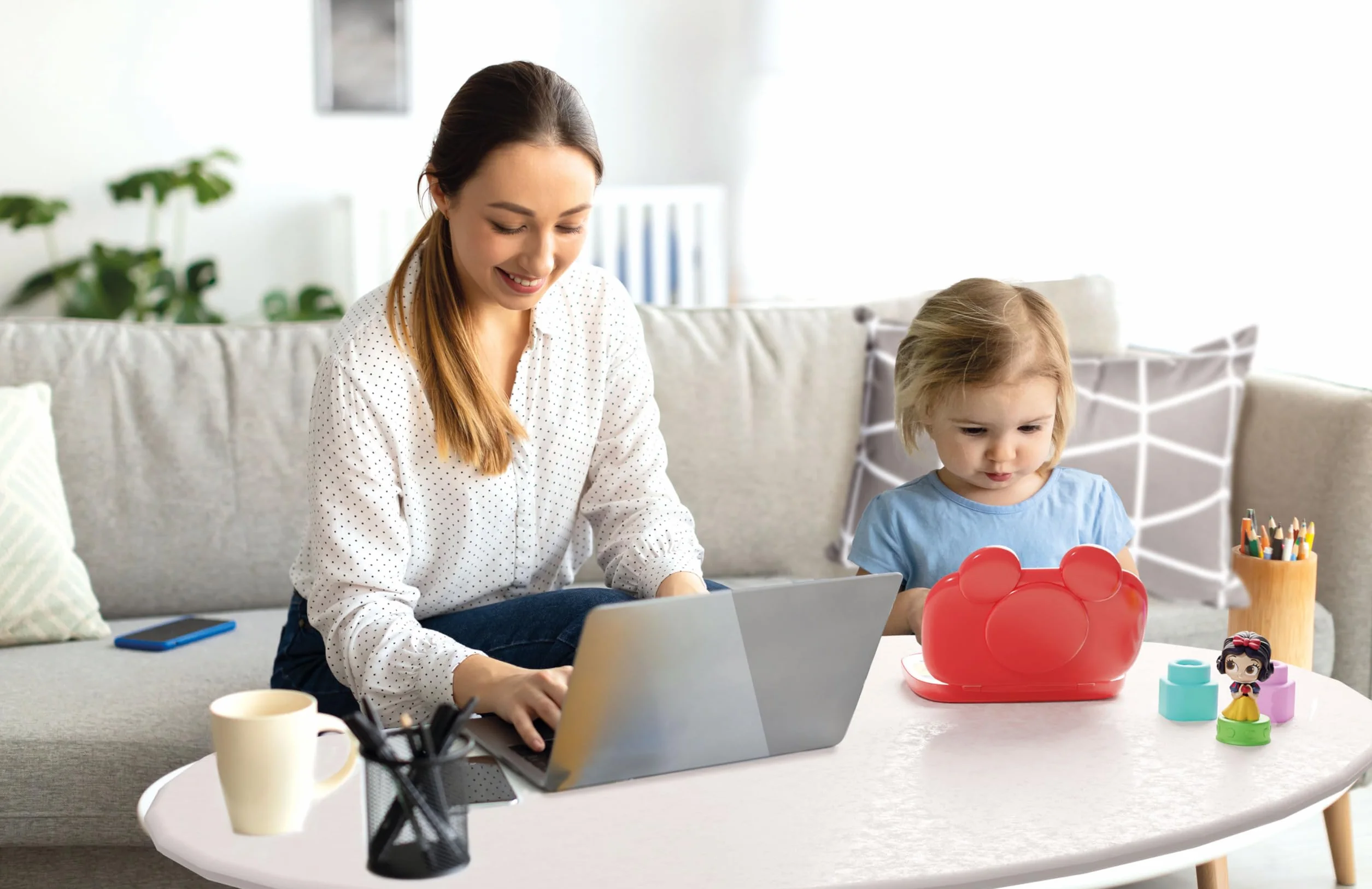Disney Baby Clementoni - Il Mio Primo Laptop Mickey, Gioco Educativo Computer Bambino 12+ Mesi, Centro attività Prima Infanzia, Insegna Lettere e Numeri in 2 modalità di Gioco, Lingua Italiana, 17834