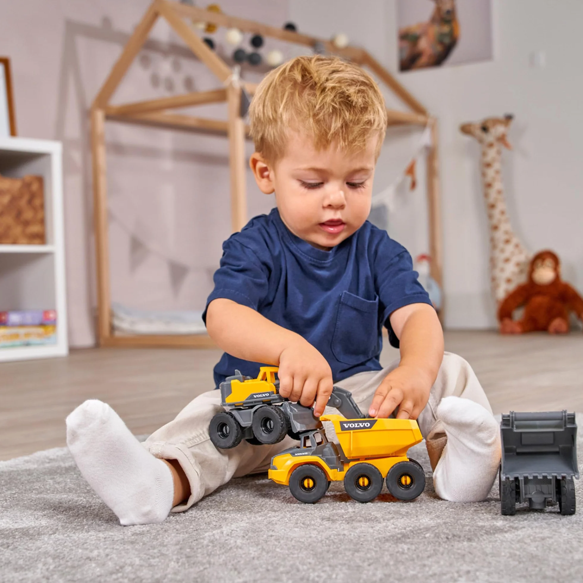 Dickie Toys - Veicoli da cantiere Volvo a partire dai 3 anni (3 pezzi) – Set da costruzione con 3 auto giocattolo (escavatore, pale gommate, camion ribaltabili) per bambini, 16 cm, auto con ruota