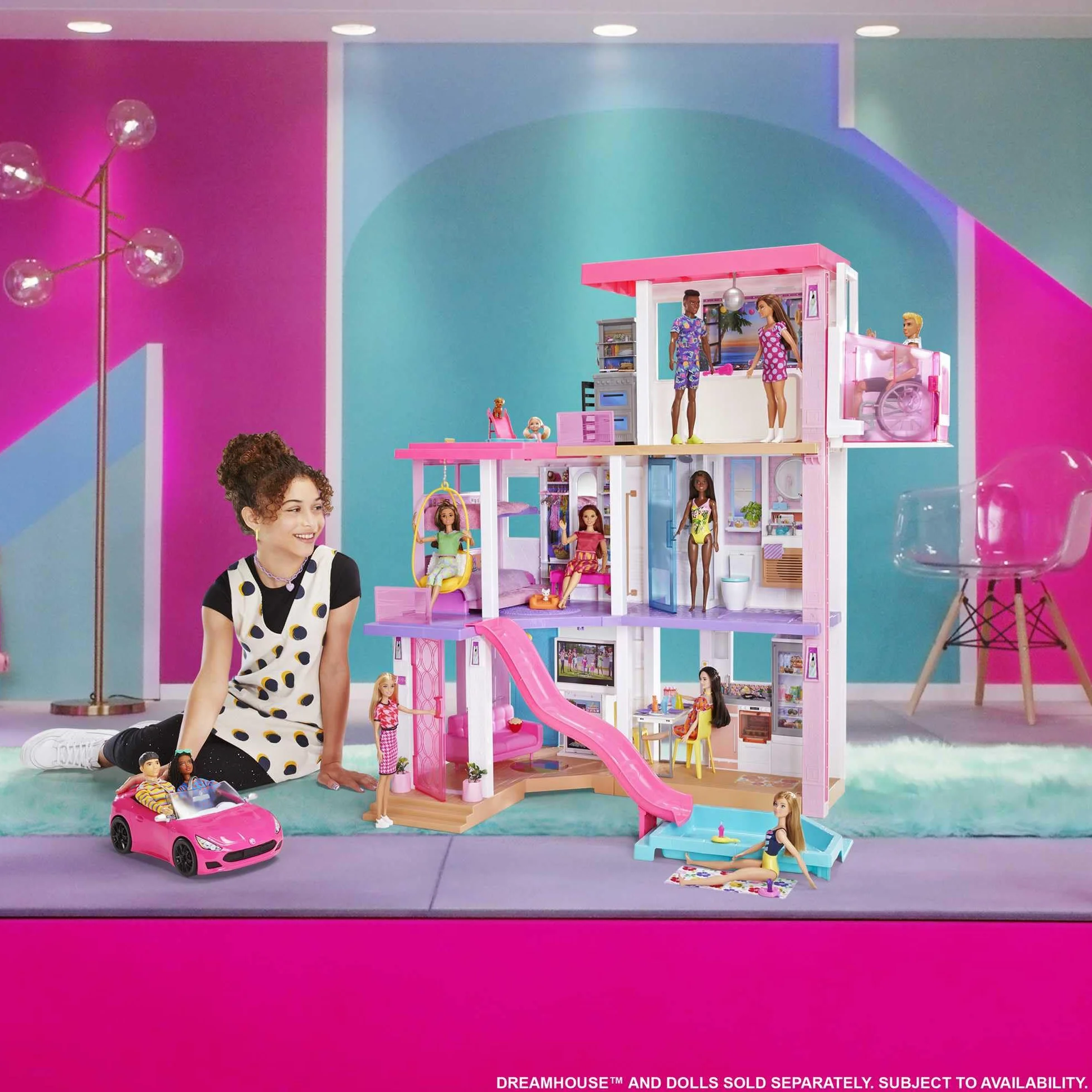 Barbie - Cabrio Veicolo Decapottabile Rosa a Due Posti con Ruote Funzionanti e Dettagli Realistici, Giocattolo per Bambini 3+ Anni, HBT92