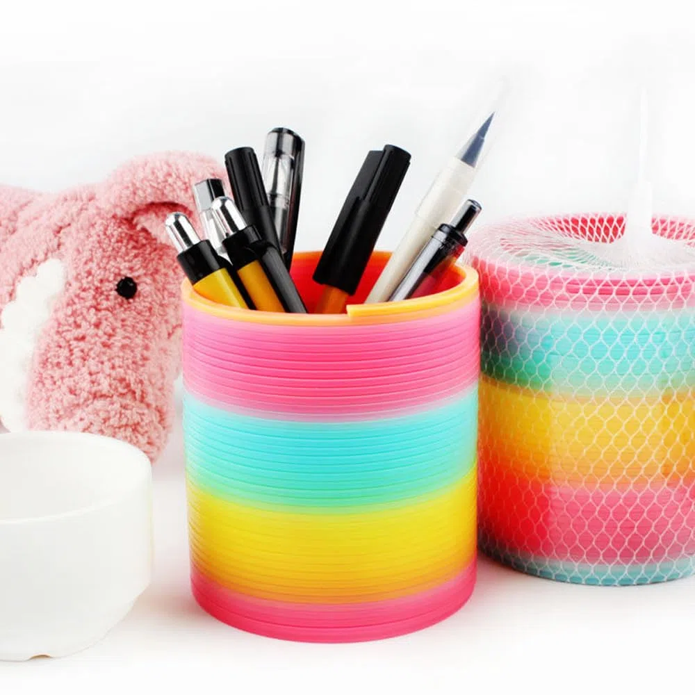 4 Pezzi Molla Giocattolo，Molle Per Bambini Molle Colorate Per Bambini - Vivaci Colori Dell'Arcobaleno Magico Rainbow Spiral For Children Rainbow Spiral Springs Mini Molla Arcobaleno 5,2*5,2*5cm