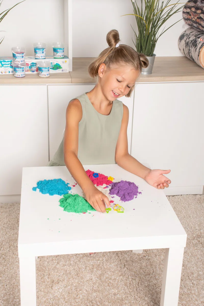 Set Sabbia Magica per Bambini 0,75 kg, Naturale Sabbia Colorata di 1kg in 5 colori: naturale, rosa, verde, blu, viola, con Formine, Regalo per Bambini (Classic)