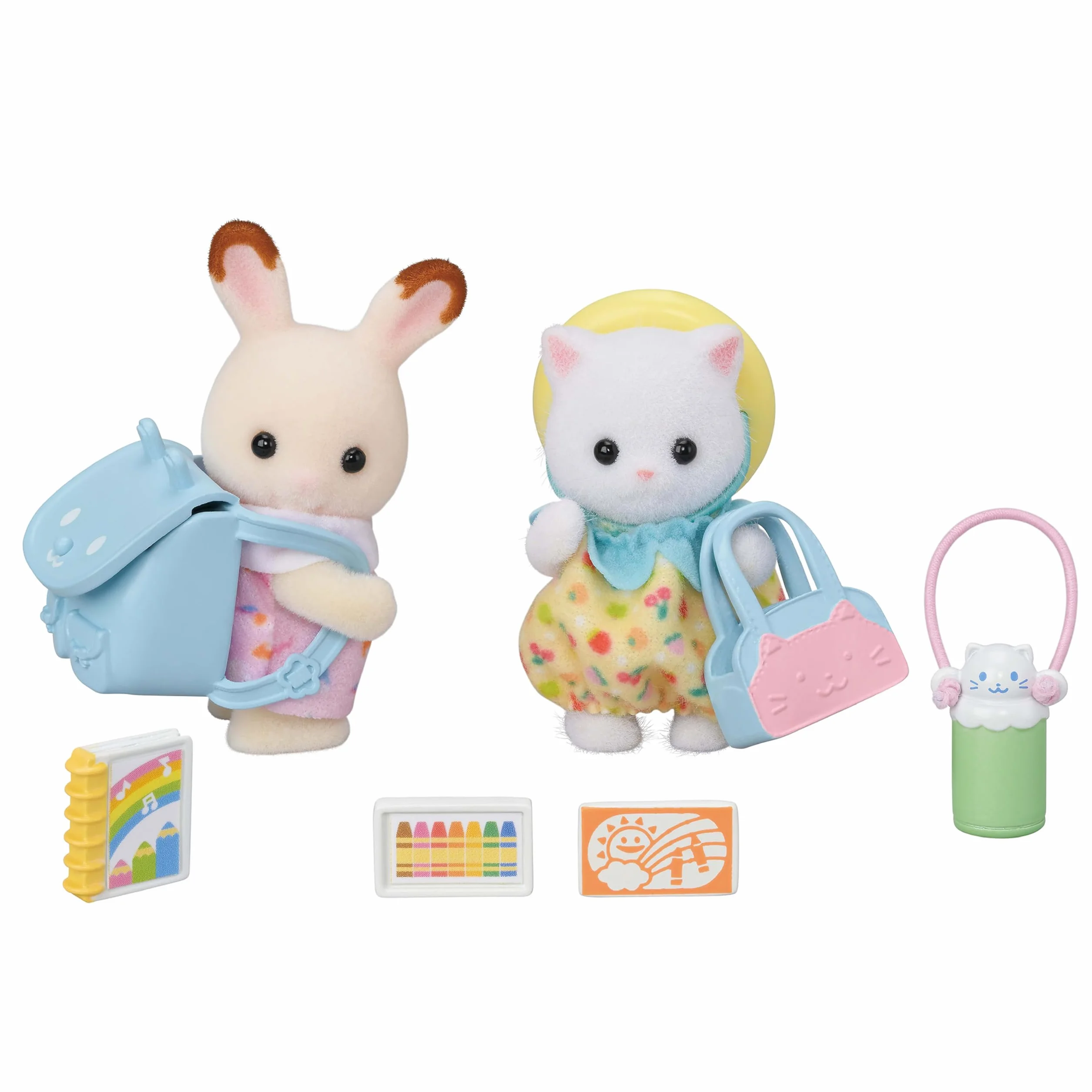 Sylvanian Families - Amici dell'Asilo - A Passeggio – Set di 2 Bebè con Zaino, Cappello e Accessori – Modello 5747