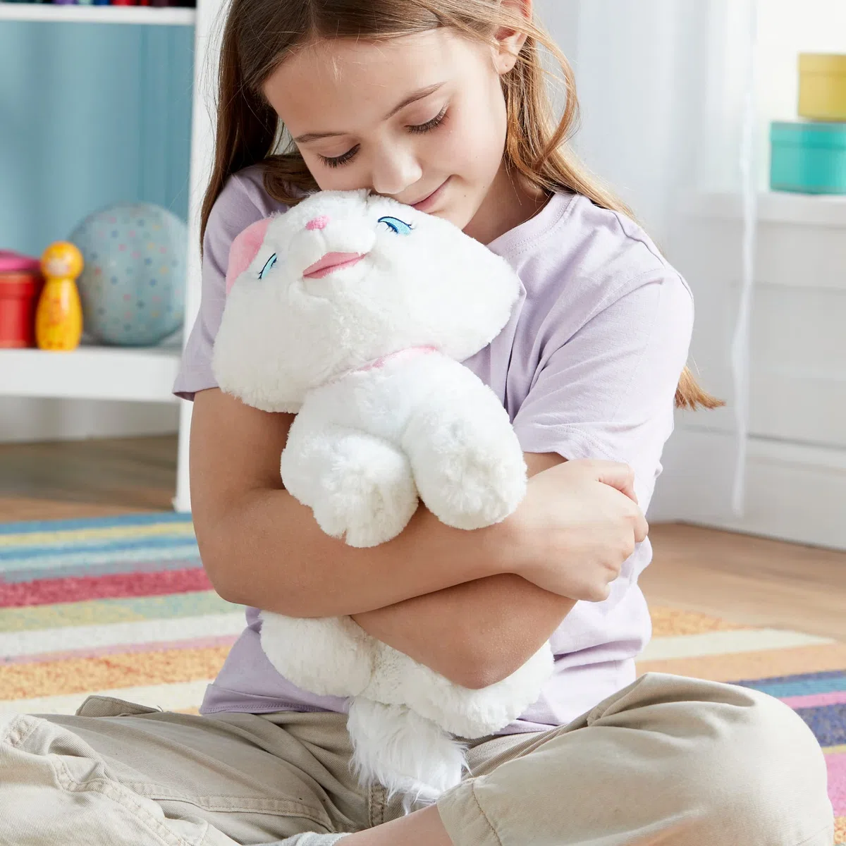 Disney Store bambola ufficiale di peluche media Minou, Gli Aristogatti 32 cm, personaggio classico micio coccoloso in posizione eretta, con dettagli ricamati e finitura morbida al tatto