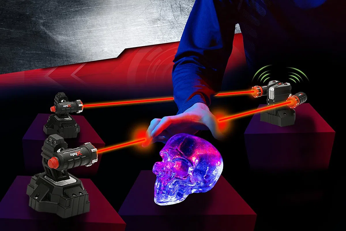 SpyX Lazer - Allarme Trappola per Bambini, proteggiti con fasci di Filo a LED Invisibili, per Divertenti missioni Spia, Include 2 fasci Super Luminosi e Ricevitore di Allarme, dai 6 Anni in su