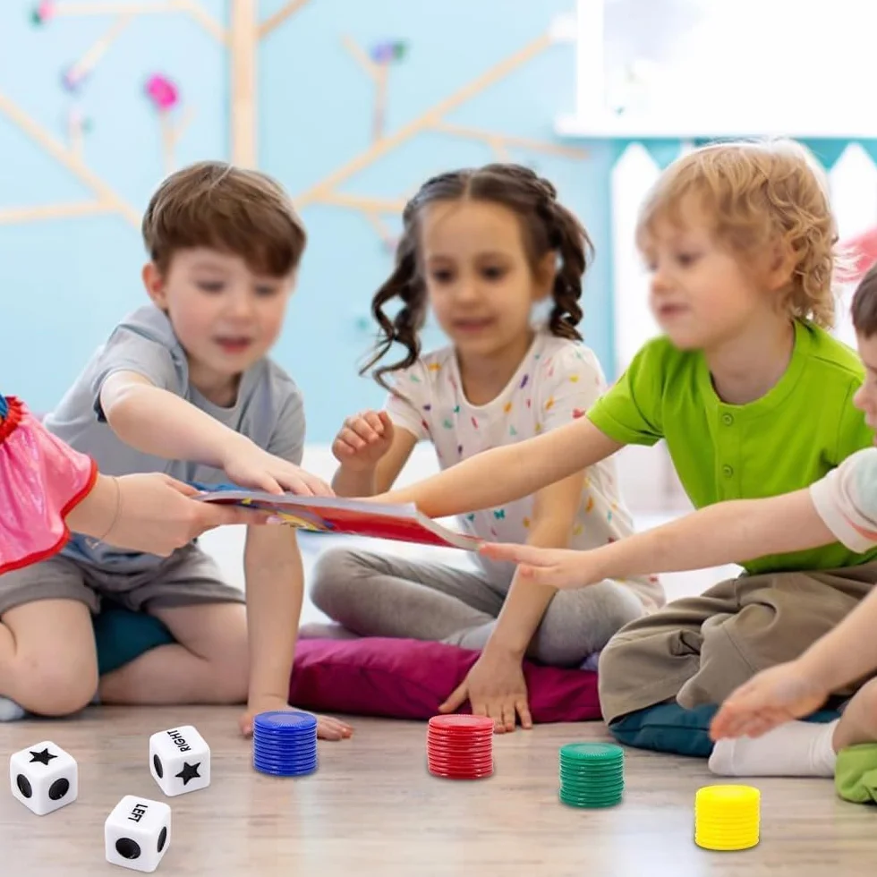 Sarini Gioco di dadi sinistra centro destra con 4 gettoni colorati, dadi a 3 stelle e istruzioni - Scatola di latta da 65 g, perfetta per feste, riunioni di famiglia e riunioni con gli amici