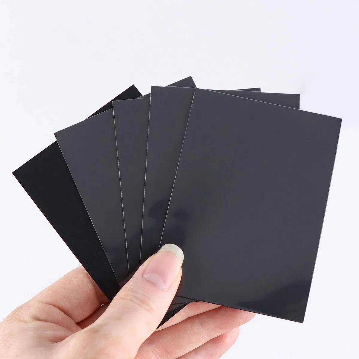300 custodie per carte standard, trasparenti, per Pokemon, giochi di magia, MTG, The Gathering, giochi da tavolo, Yugioh (nero)