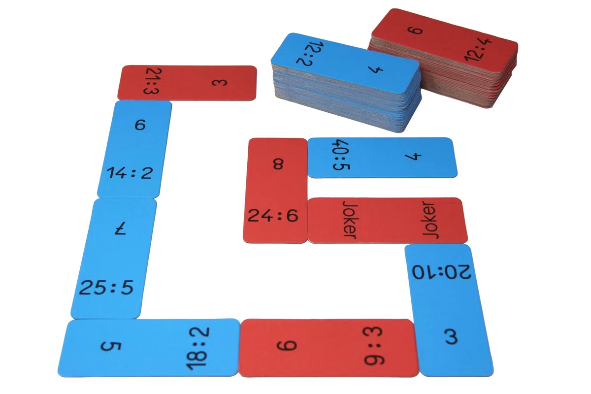 Domino Divisione nell'intervallo di 100 numeri