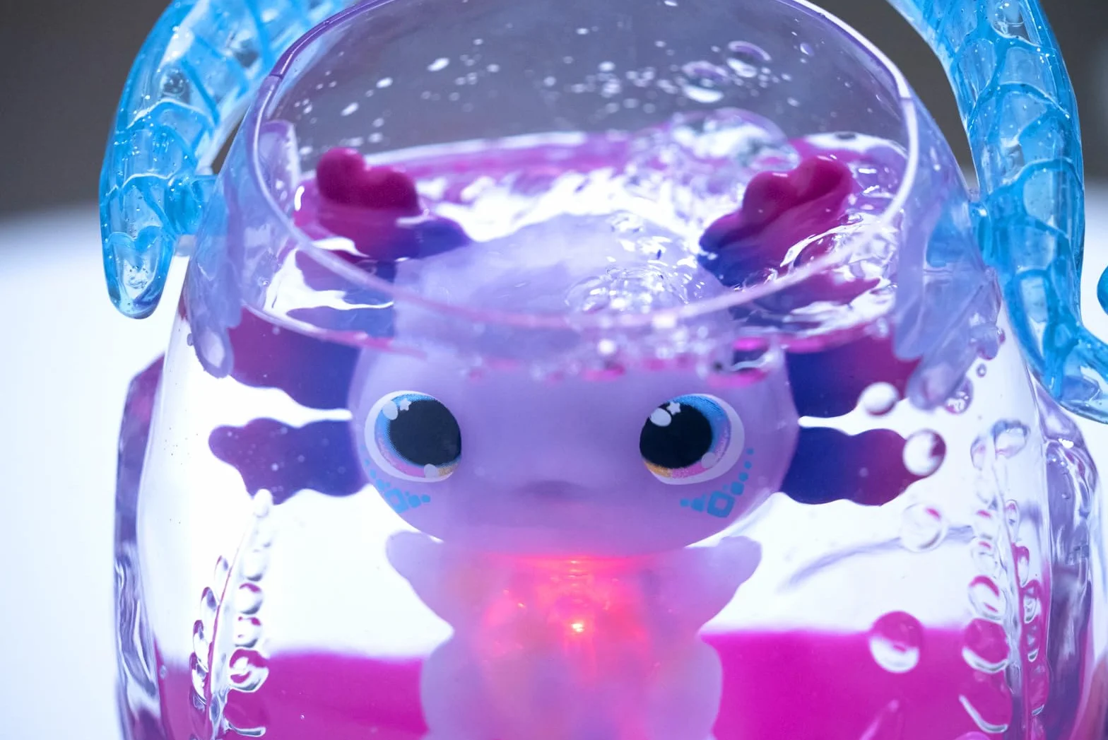 Animagic - Acquario Axolotl - Trasporta Il Tuo Axolotl Flessibile e Luminoso - per Bambini dai 4 Anni - Gioco Sensoriale e Interattivo - Premi la Stella per Interagire con Il Tuo Animale Luminoso