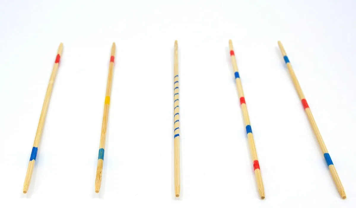 Storm&Lighthouse 41 Pezzi Mikado Gioco Raccogli Bastoni Gioco con Borsa da Viaggio Giochi da Tavolo retrò Classico Bastoncini di Legno Giochi di Società per Bambini e Adulti