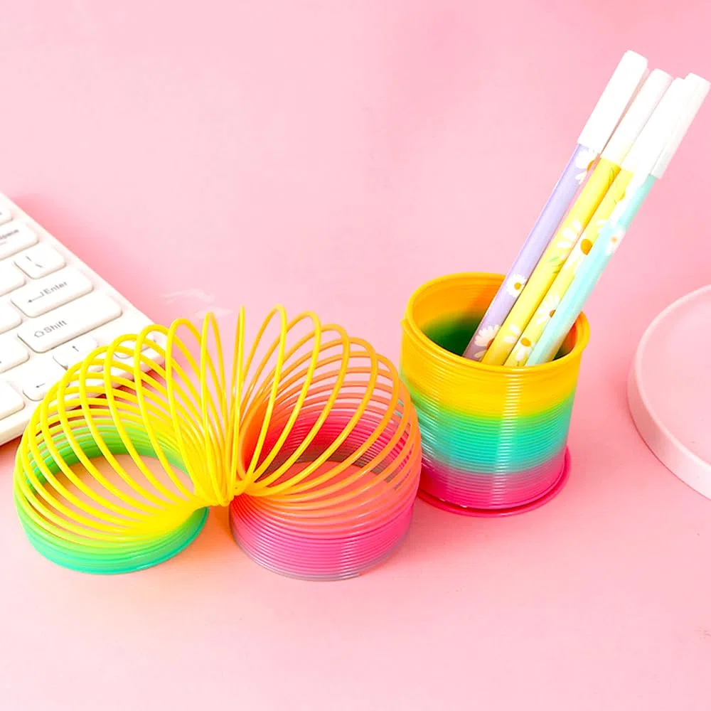 4 Pezzi Molla Giocattolo，Molle Per Bambini Molle Colorate Per Bambini - Vivaci Colori Dell'Arcobaleno Magico Rainbow Spiral For Children Rainbow Spiral Springs Mini Molla Arcobaleno 5,2*5,2*5cm